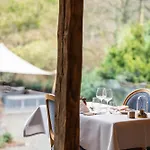 La Claire Fontaine, Logis & Included