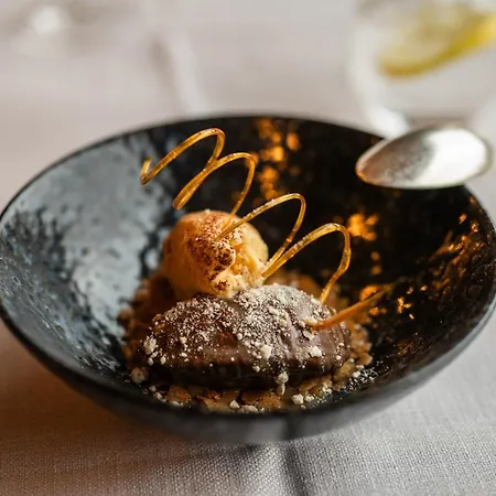 La Claire Fontaine, Logis & 4* ラ・ロシュ・アン・アルデンヌ