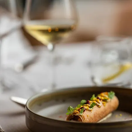 ホテル La Claire Fontaine, Logis &