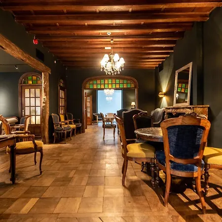 ホテル La Claire Fontaine, Logis & ラ・ロシュ・アン・アルデンヌ