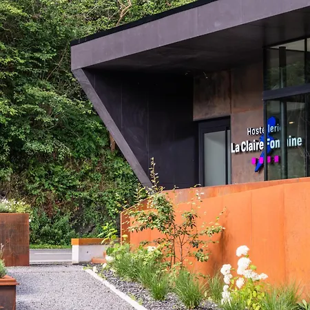 La Claire Fontaine, Logis &