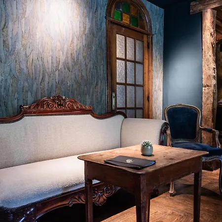 Hostellerie La Claire Fontaine, Logis Hotels & Spa Отель Ла-Рош-ан-Арден