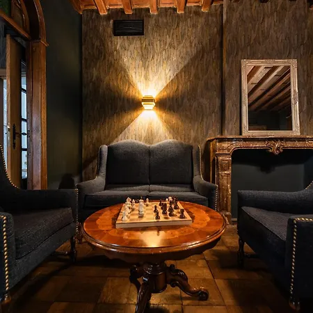 La Claire Fontaine, Logis & Hotel