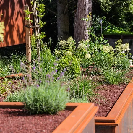 La Claire Fontaine, Logis & Hotel 4*