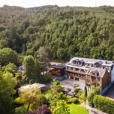 Отель Hostellerie La Claire Fontaine, Logis Hotels & Spa