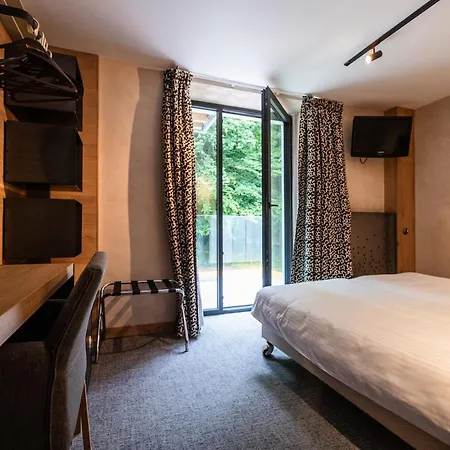 La Claire Fontaine, Logis & 4* ラ・ロシュ・アン・アルデンヌ