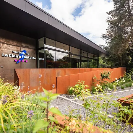 Szálloda La Claire Fontaine, Logis & 4*