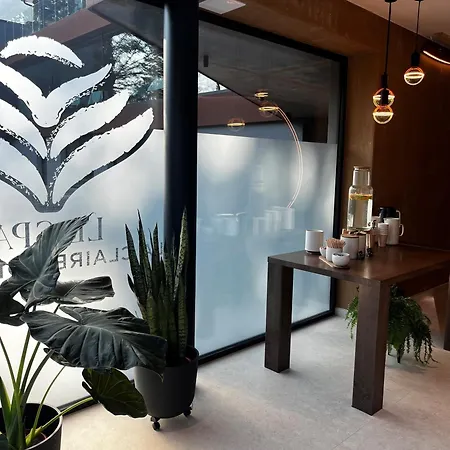 Отель Hostellerie La Claire Fontaine, Logis Hotels & Spa 4*