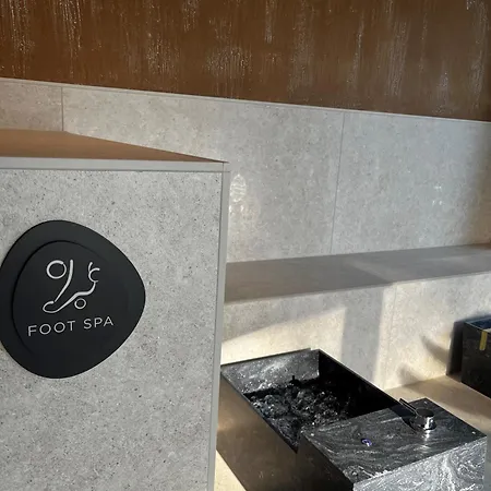 Hostellerie La Claire Fontaine, Logis Hotels & Spa 4* Ла-Рош-ан-Арден