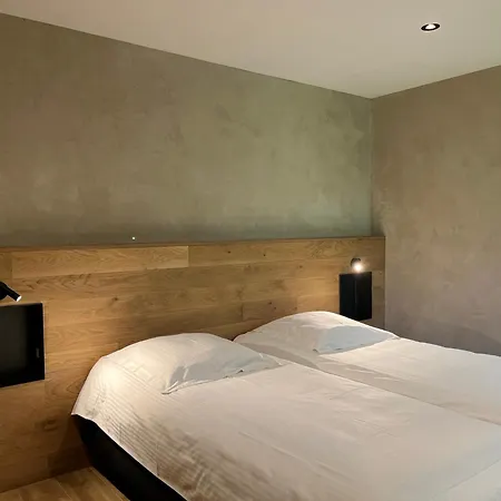 Hostellerie La Claire Fontaine, Logis Hotels & Spa Отель 4*