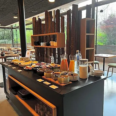 Hostellerie La Claire Fontaine, Logis Hotels & Spa Included Отель Ла-Рош-ан-Арден