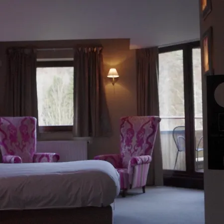 Hostellerie La Claire Fontaine, Logis Hotels & Spa Ла-Рош-ан-Арден