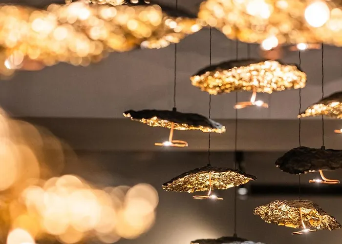 La Claire Fontaine, Logis &