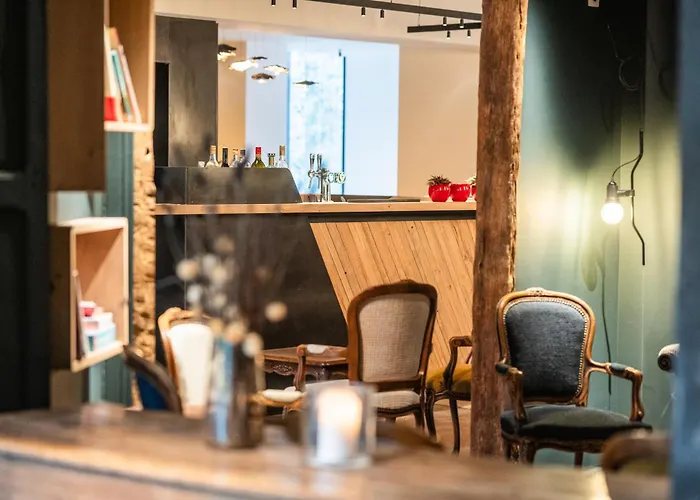 La Claire Fontaine, Logis & Otel 4*