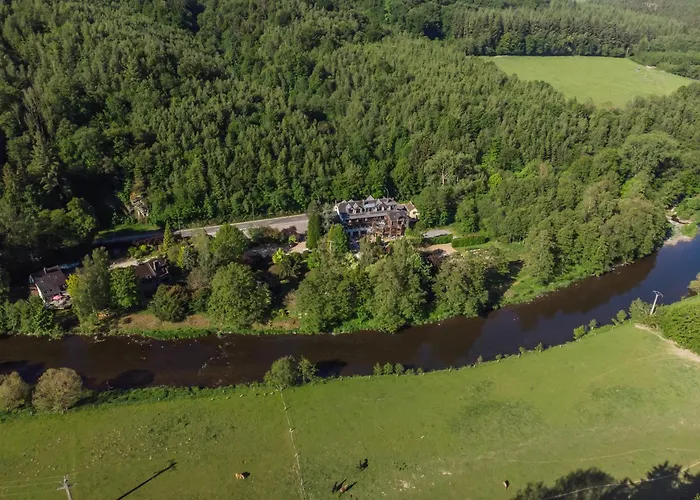 La Claire Fontaine, Logis & Otel