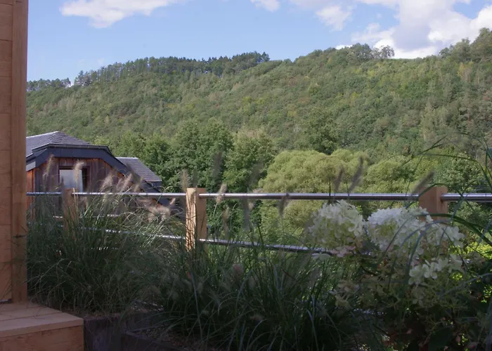 La Claire Fontaine, Logis & Otel