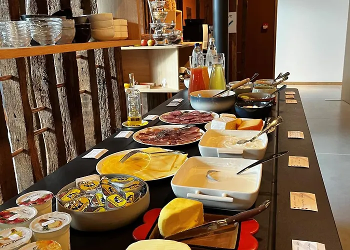 Otel La Claire Fontaine, Logis & 4*