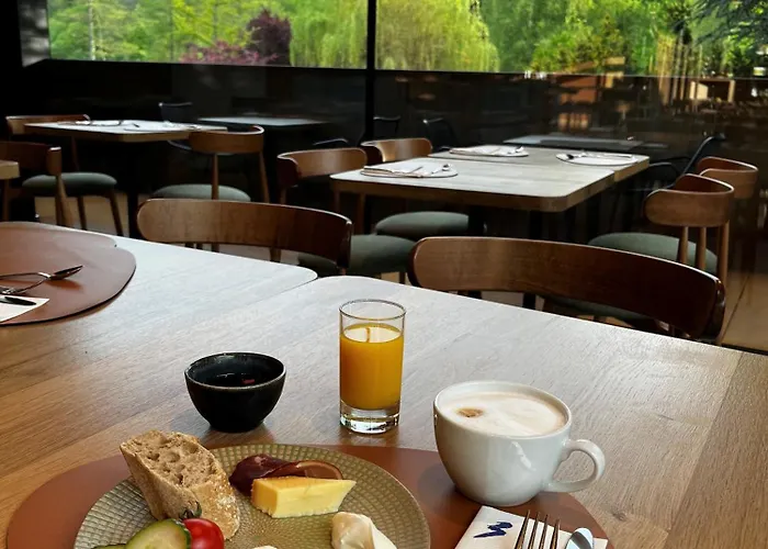 Otel La Claire Fontaine, Logis & La-Roche-en-Ardenne