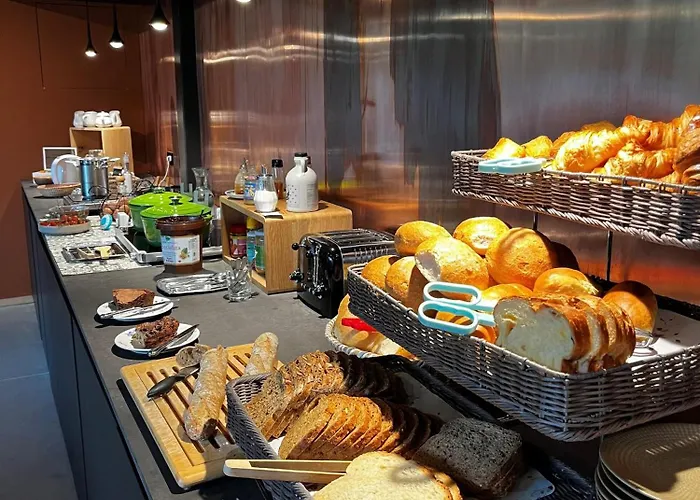 La Claire Fontaine, Logis & Otel 4*