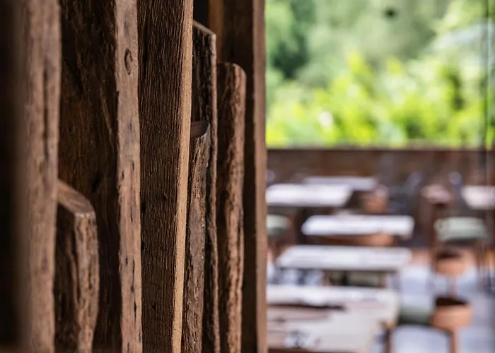 La Claire Fontaine, Logis & La-Roche-en-Ardenne