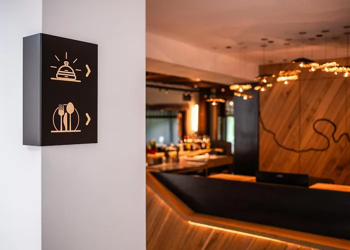 La Claire Fontaine, Logis & La-Roche-en-Ardenne