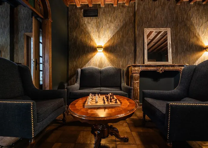 La Claire Fontaine, Logis & Otel