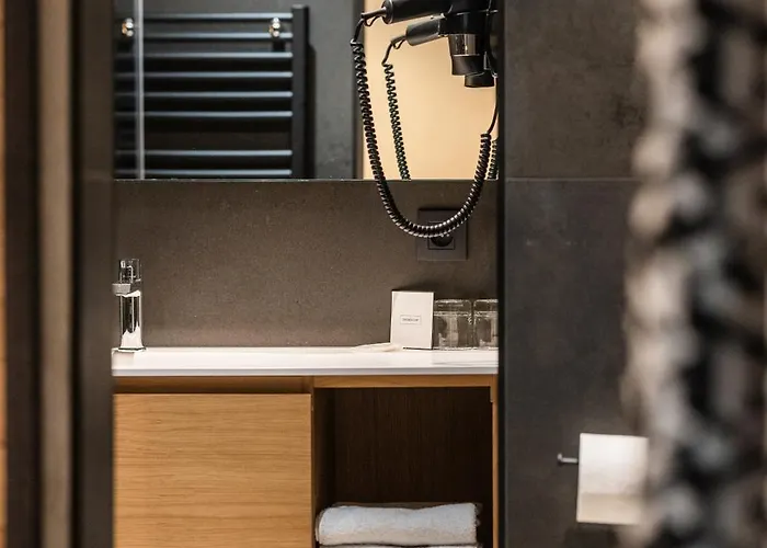 Otel La Claire Fontaine, Logis & La-Roche-en-Ardenne