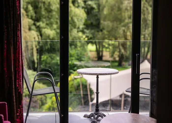 La Claire Fontaine, Logis & La-Roche-en-Ardenne