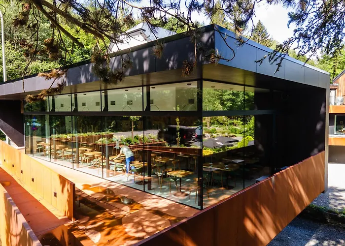 La Claire Fontaine, Logis & 4* La-Roche-en-Ardenne