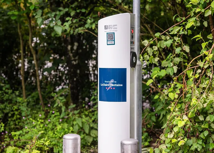 Otel La Claire Fontaine, Logis &