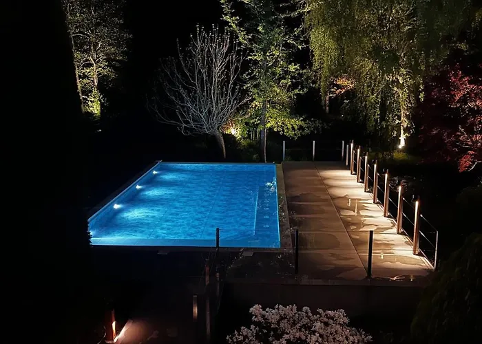 La Claire Fontaine, Logis &