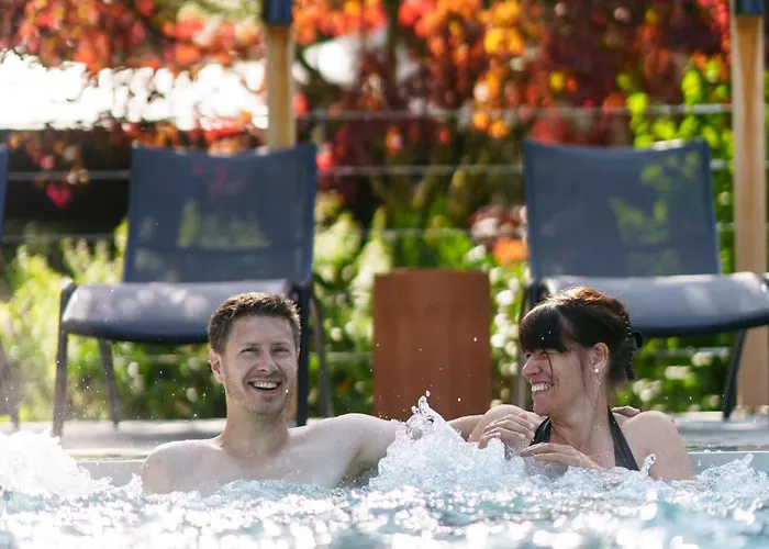 La Claire Fontaine, Logis &