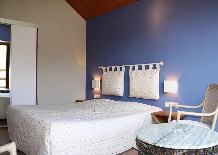 La Claire Fontaine, Logis & 4*